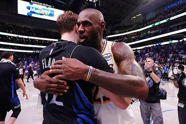开云-NBA|湖人再次惨败雷霆,詹姆斯出于战略考量被雪藏